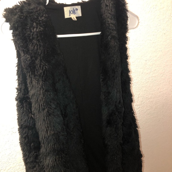 Black vest - Picture 1 of 2